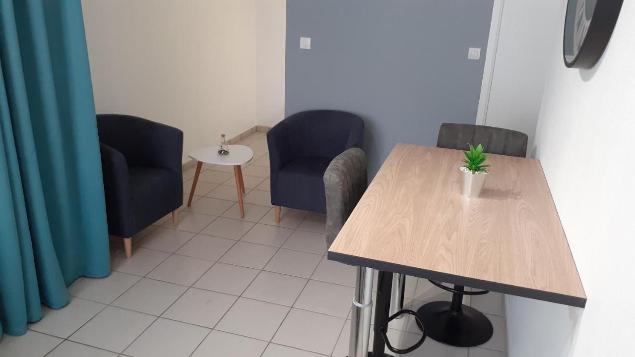 Charmant Studio En Plein Centre Avec Parking Saint-Omer  Exterior photo