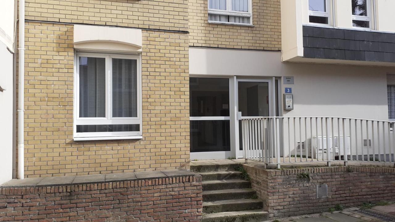 Charmant Studio En Plein Centre Avec Parking Saint-Omer  Exterior photo