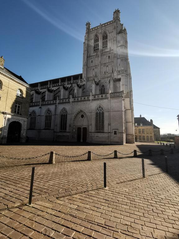 Charmant Studio En Plein Centre Avec Parking Saint-Omer  Exterior photo